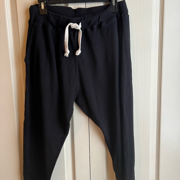 Women’s Black Cropped Ribbed Athleisure Pants - Picture 1 of 7